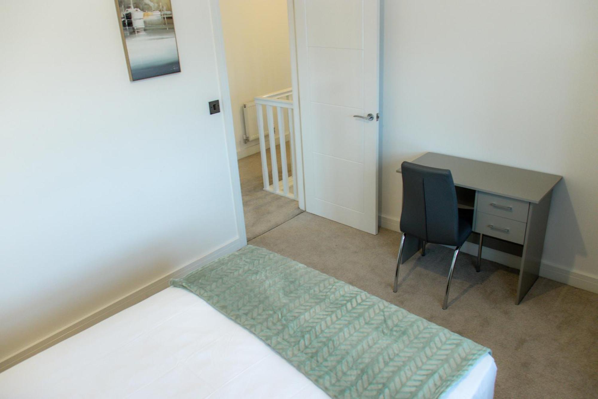 Holiday home Lovely 4 Bedroom House Near Racecourse! Doncaster
