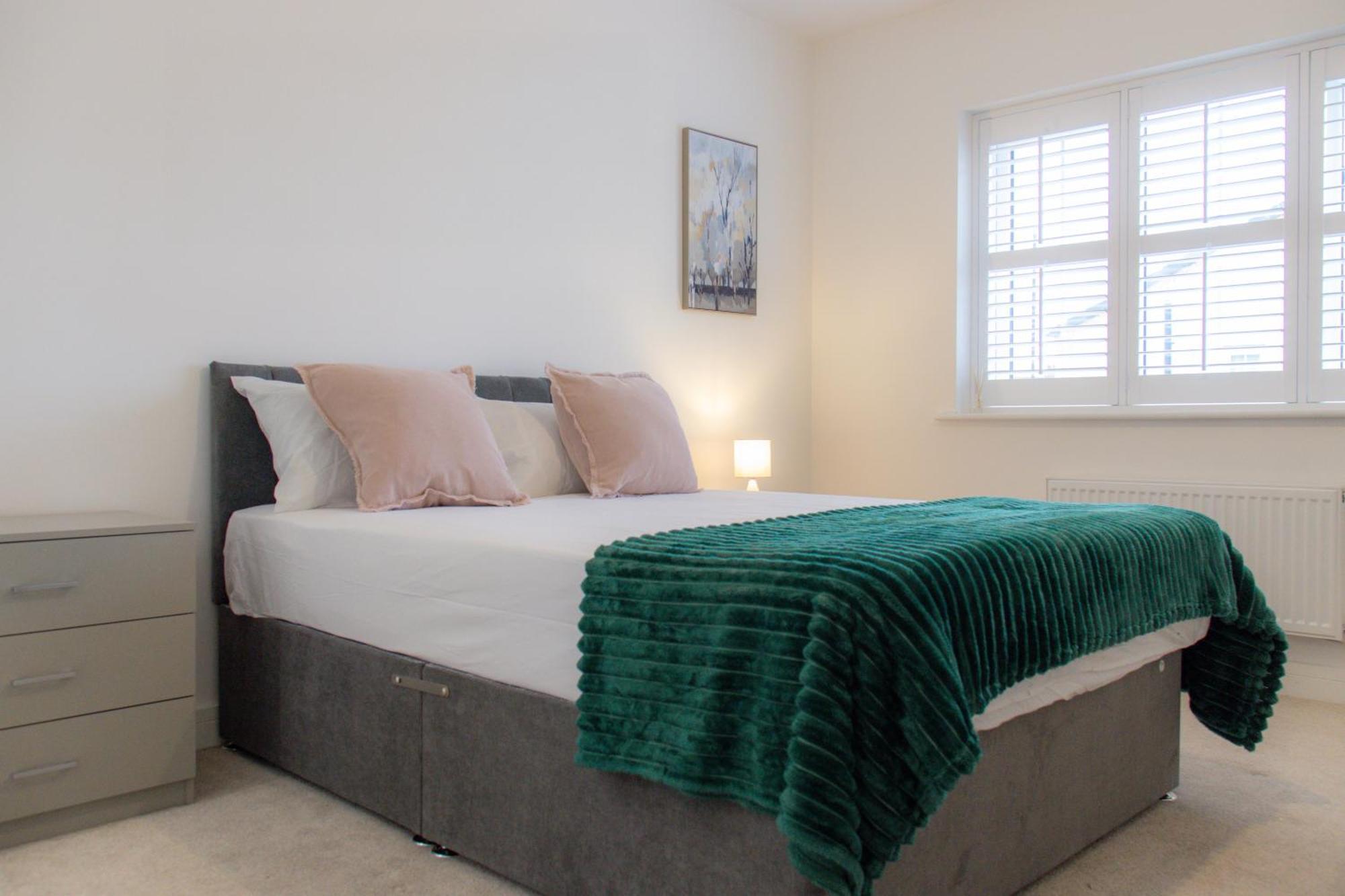 Lovely 4 Bedroom House Near Racecourse! * Doncaster