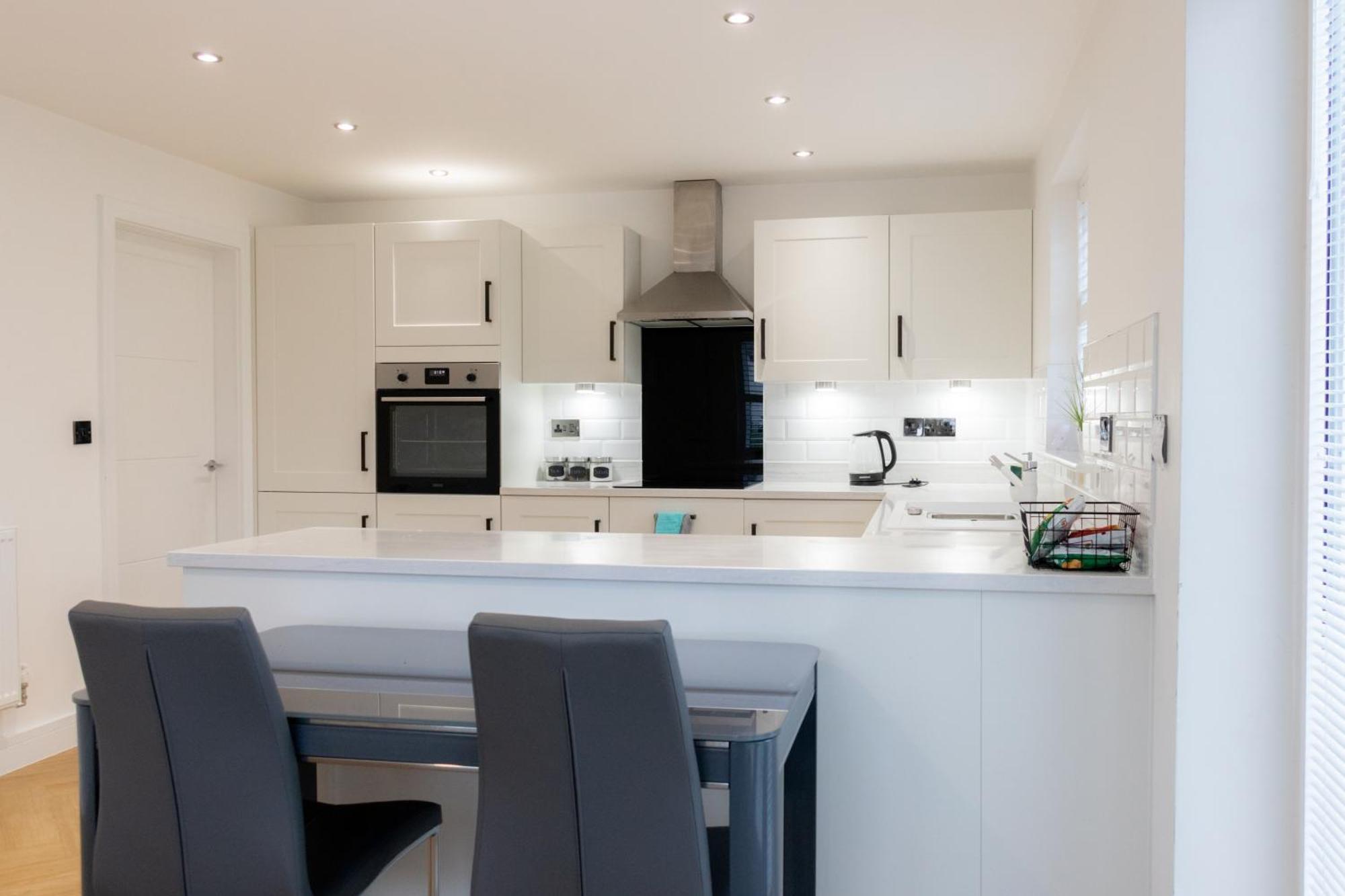 Holiday home Lovely 4 Bedroom House Near Racecourse! *