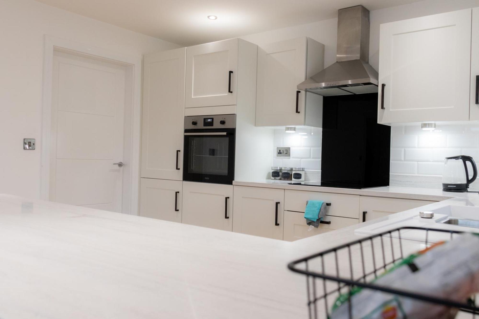 Holiday home Lovely 4 Bedroom House Near Racecourse!