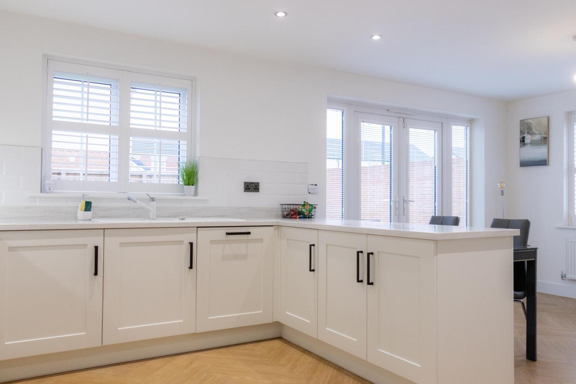 Holiday home Lovely 4 Bedroom House Near Racecourse! *