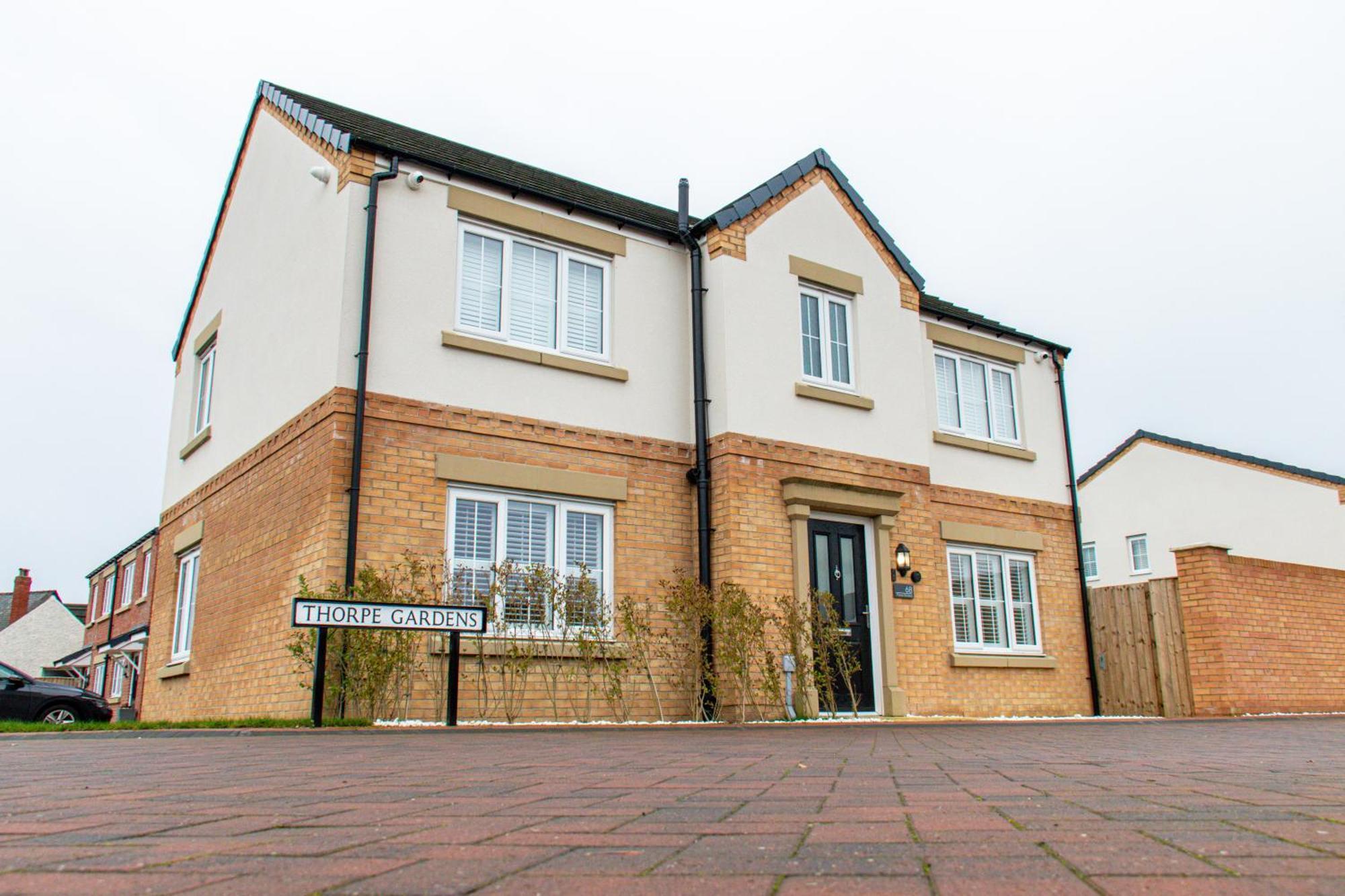 Lovely 4 Bedroom House Near Racecourse! * Doncaster
