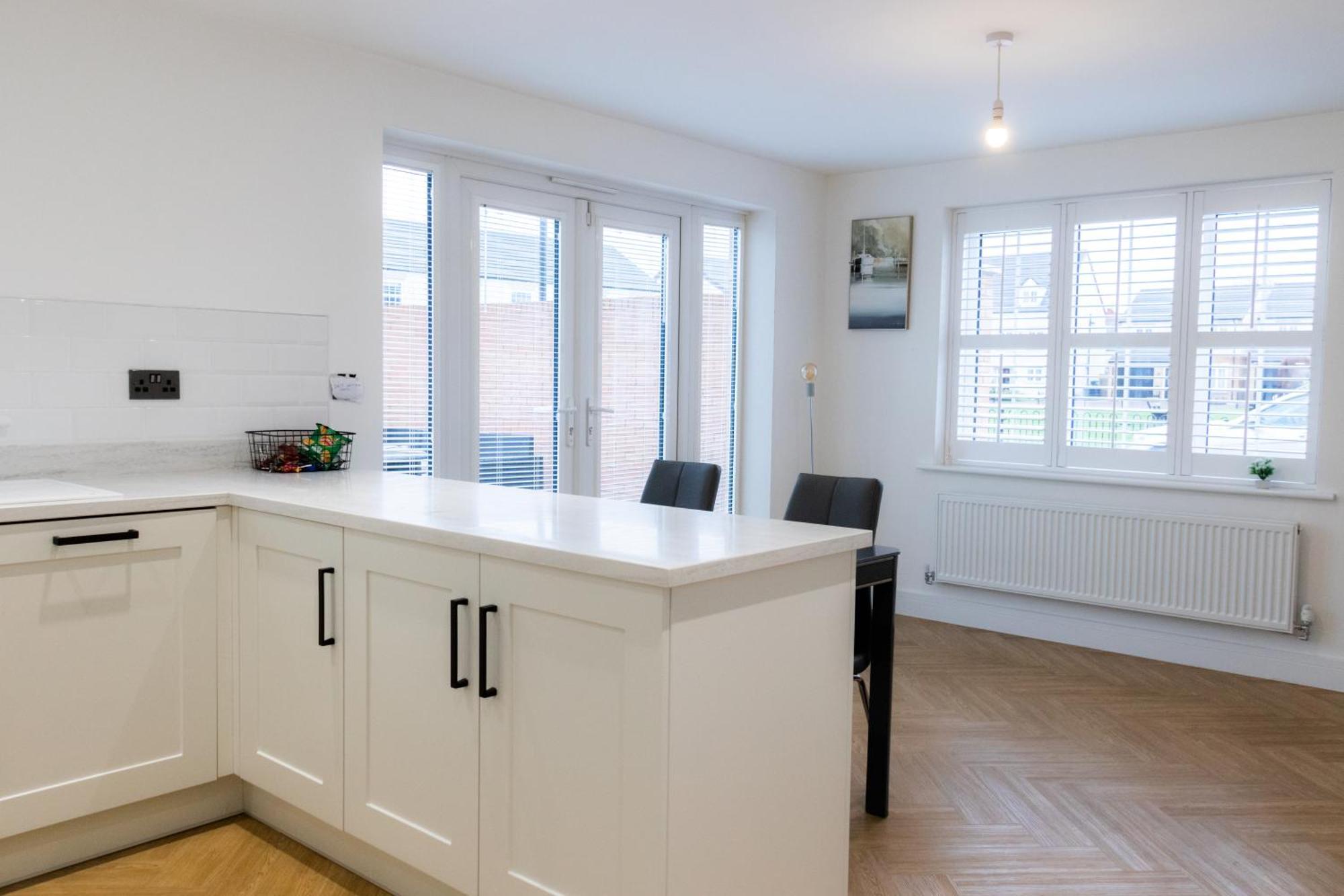 Lovely 4 Bedroom House Near Racecourse!