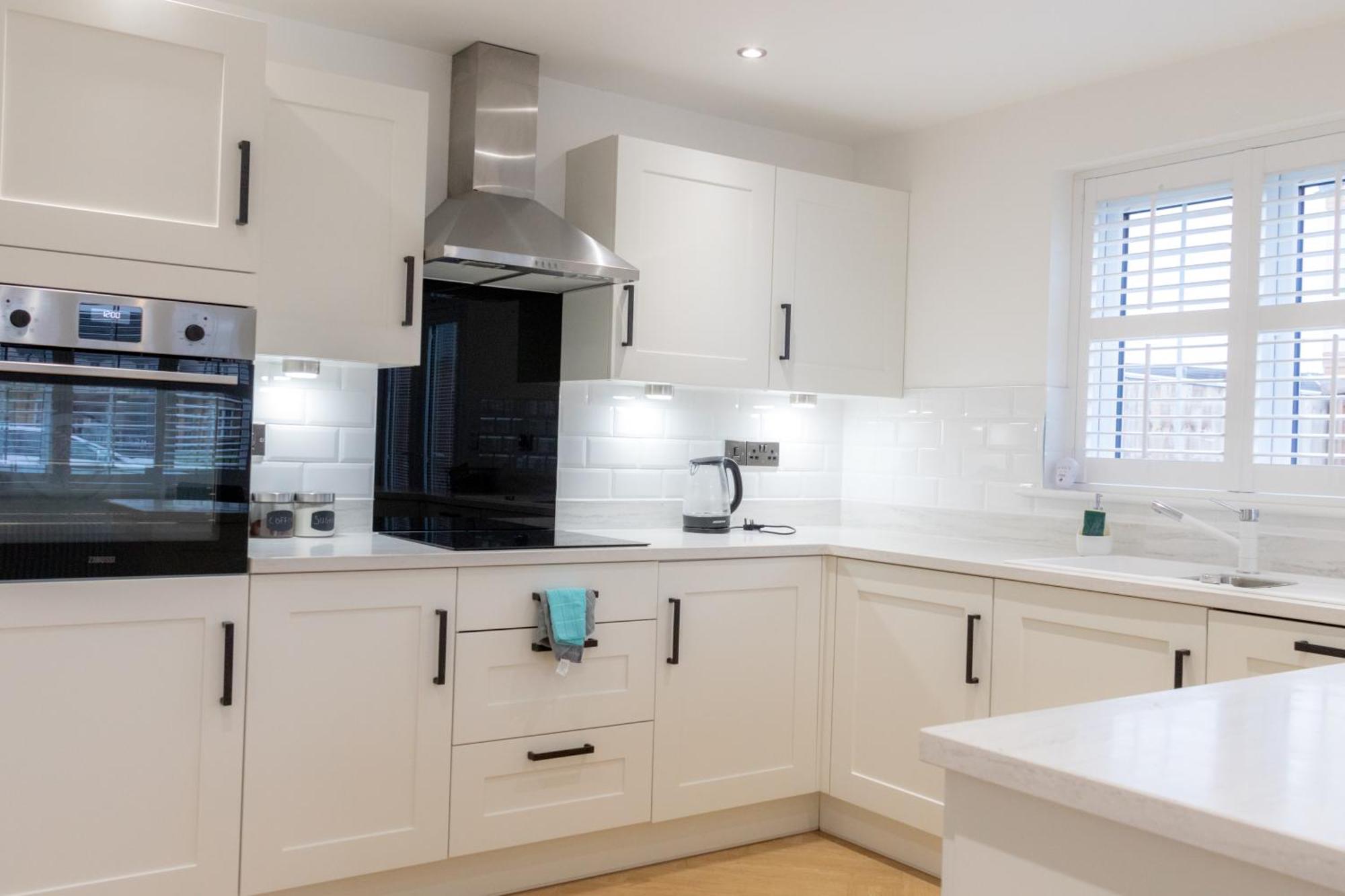 Lovely 4 Bedroom House Near Racecourse!